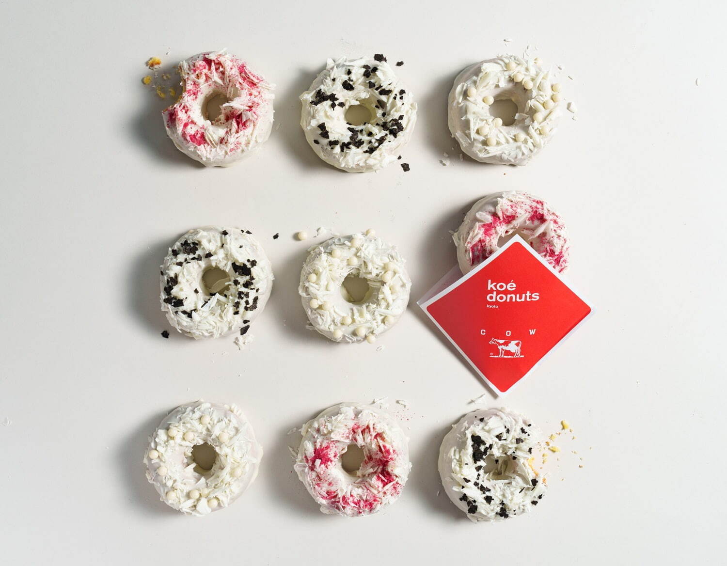 コエ ドーナツ(koe donuts) 赤箱｜写真1