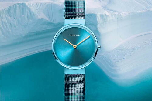 ベーリングの新作腕時計「アークティック ブルー」“北極の青”をテーマにした青一色の一本