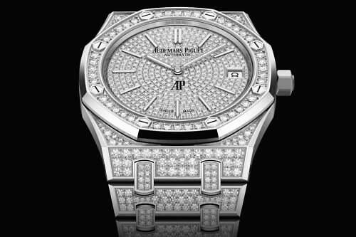 オーデマ ピゲ腕時計「ロイヤル オーク “ジャンボ” エクストラ シン」ダイヤモンドなどを全面にセット