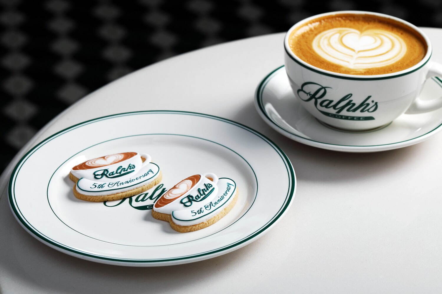ラルフズ コーヒー5周年記念グッズ - バリスタ姿のポロベアタンブラー＆カップ型クッキー｜写真3