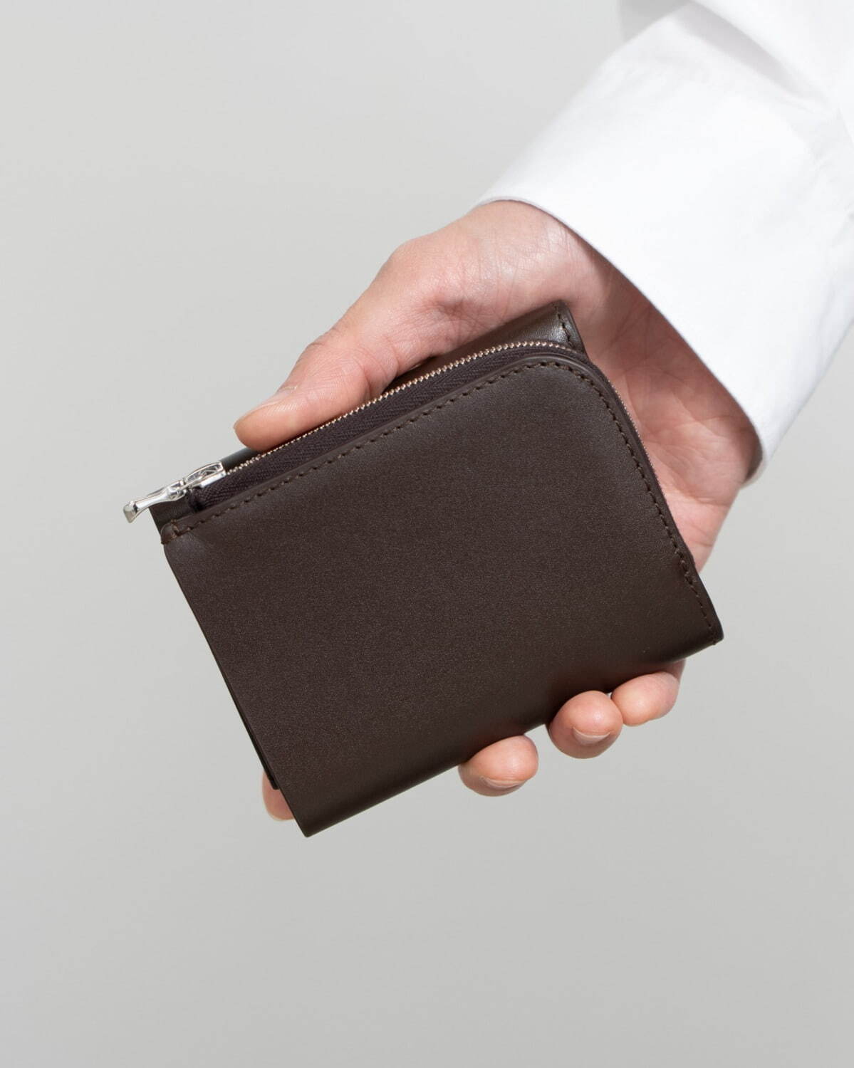 アエタ×グラフペーパーの財布、上質カーフ素材でアップデートした3つ折り財布やコインケース｜写真3