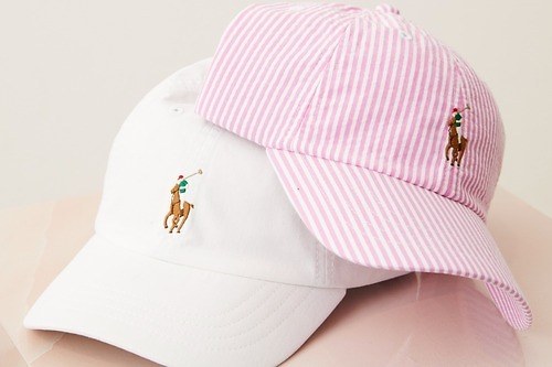 スナイデル / ポロ ラルフ ローレン、“刺繍付き”ホワイト×ピンクのストライプキャップやシャツなど