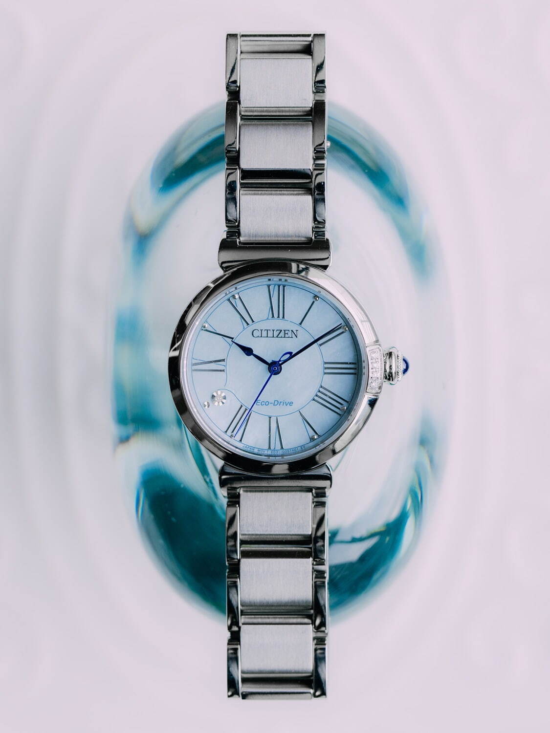 シチズン エル“幸せを運ぶ”スズラン着想の腕時計、大人可愛く＆上品に使えるジュエリーのような1本｜写真8