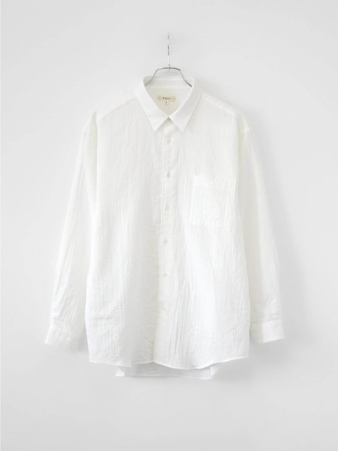 人気ブランドの「メンズシャツ」24年春夏、カジュアルコーデに使える長袖シャツや“透け感”半袖シャツ｜写真6