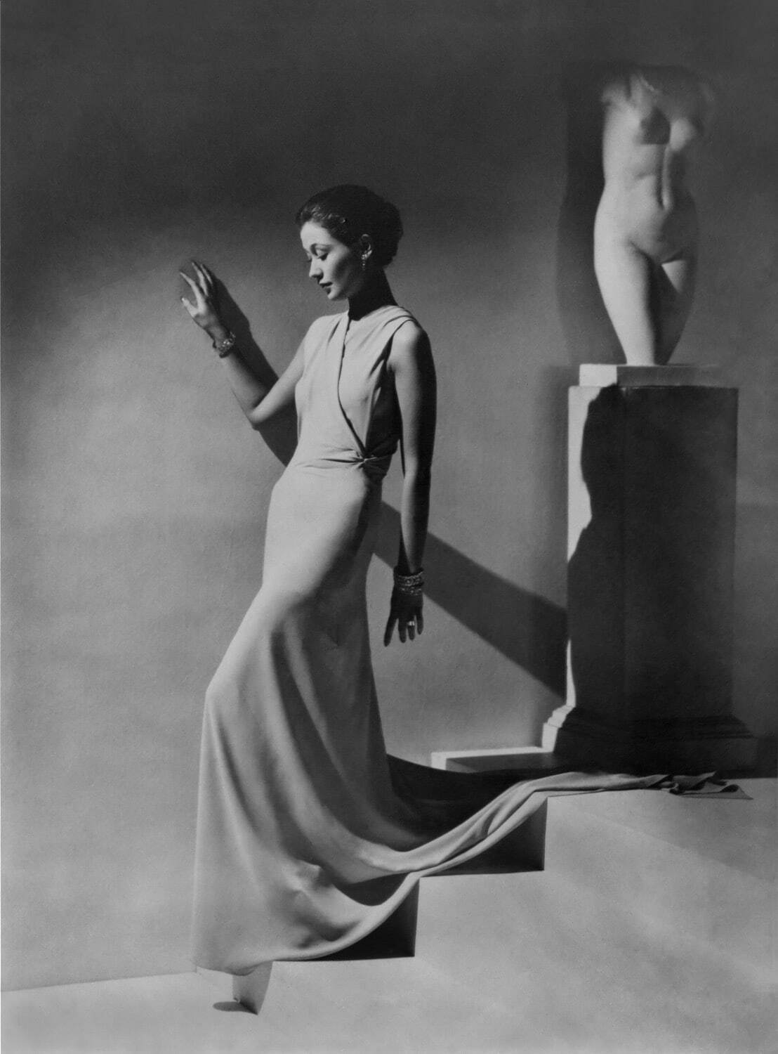 Toto Koopman, Evening dress by Augustabernard, 1934
©The George Hoyningen-Huene Estate Archives
