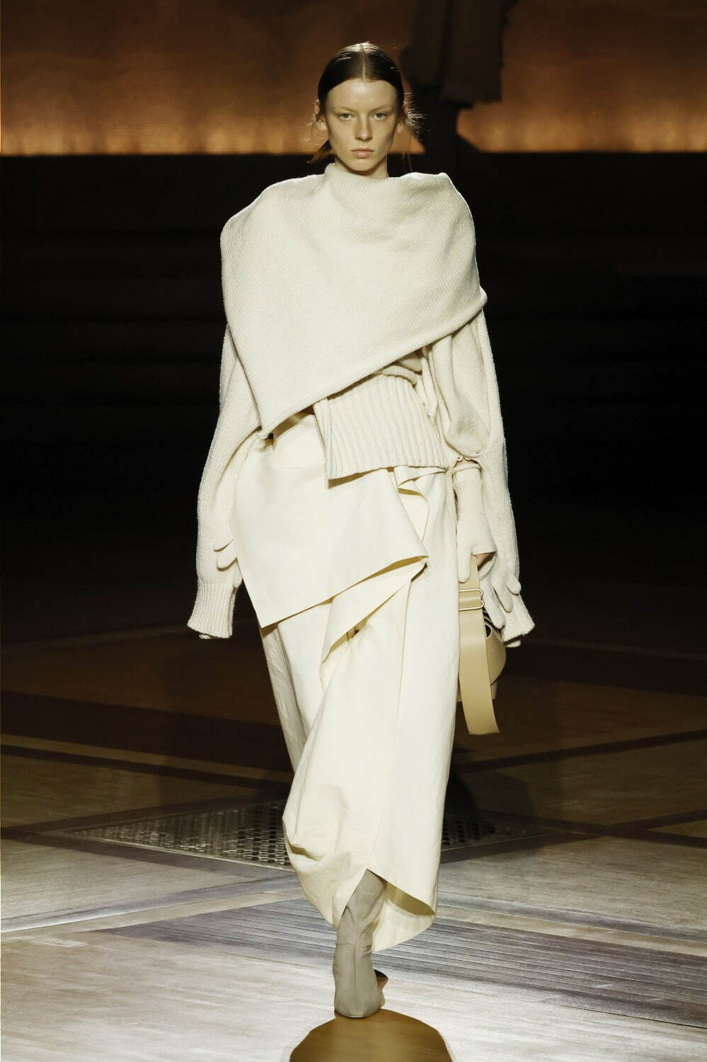イッセイ ミヤケ 2024年秋冬ウィメンズコレクション - “まとう服”の追求、一枚の布から｜写真41