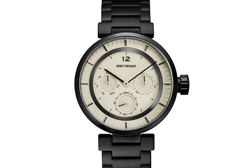イッセイ ミヤケ ウオッチ「W(ダブリュ)」ミニ腕時計に新色、アイボリーの文字板×ブラックバンドで