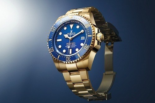 「ロレックス ディープシー」24年新作腕時計、初の18ctイエローゴールドケースにブルーダイアル