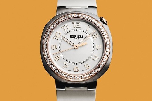 エルメス24年新作ウィメンズ腕時計「エルメス カット」丸みを帯びたケース＆ブレスレット