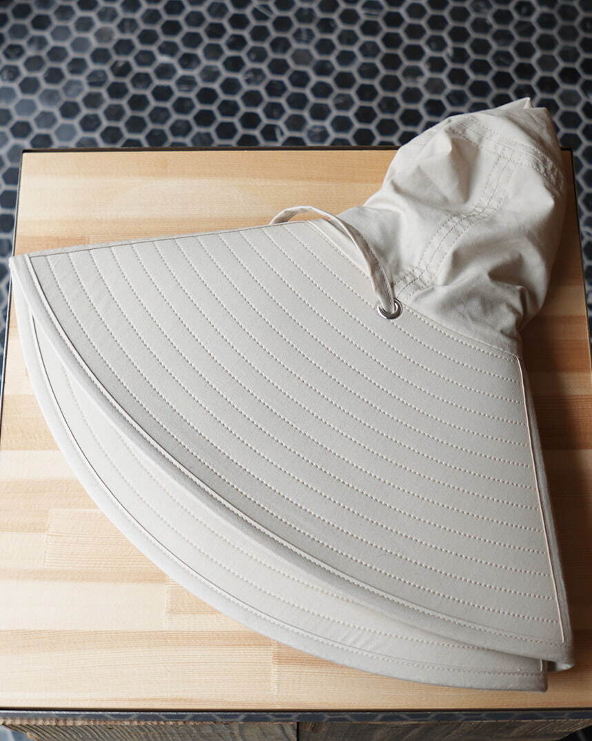 キジマ タカユキ“折り畳める”ハット、ハリ感のある優雅なブリム - スタイリスト百々千晴コラボ｜写真5