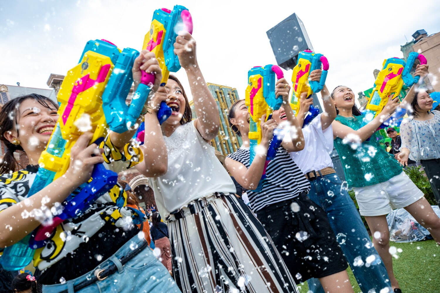 USJ夏の“びしょ濡れ”パレードが復活、巨大ポケモン「ギャラドス」や「デイジー姫」のフロート｜写真2
