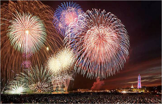 西日本最大級！「第3回九州一花火大会」- ハウステンボスで約21,000発の大花火｜写真1