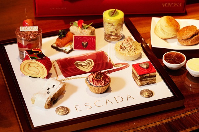 エスカーダ×ザ・リッツ・カールトン大阪のアフタヌーンティー、ハートのオペラケーキやドイツの伝統菓子｜写真2