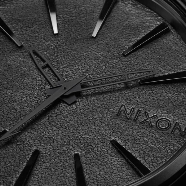 ニクソン×メタリカのコラボ腕時計 - “メタル・マスター”などジャケットをイメージしたデザイン｜写真25