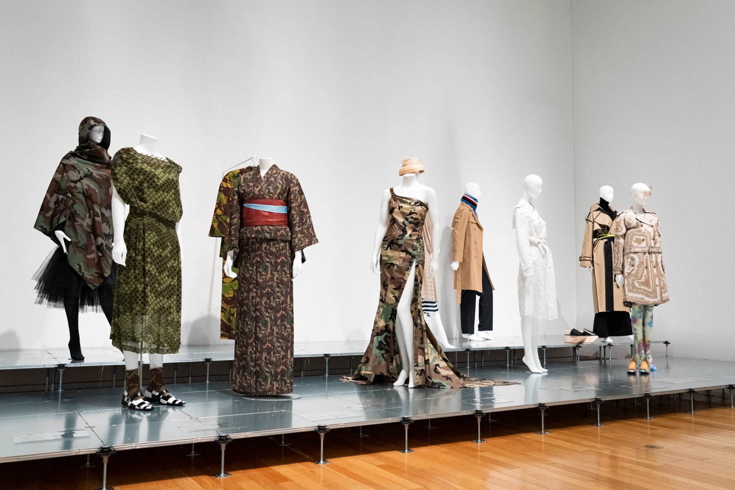 「ドレス・コード？」展が東京で - ファッションからみる人・社会の関係性、ディオールなど約300点｜写真12