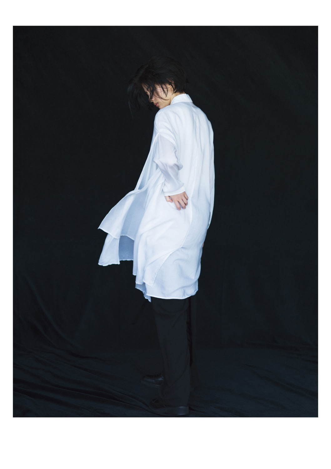 ヨウジヤマモト プリュス ノアール(YOHJI YAMAMOTO +NOIR) 2020-21年秋冬ウィメンズコレクション  - 写真4
