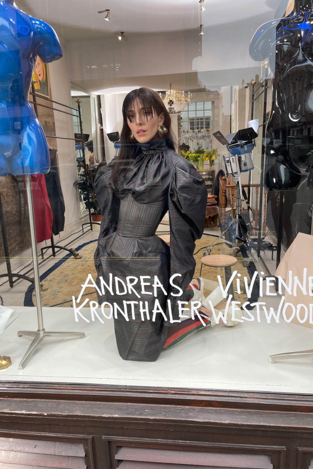 アンドレアス・クロンターラー フォー ヴィヴィアン・ウエストウッド(Andreas Kronthaler for Vivienne Westwood) 2021-22年秋冬ウィメンズ&メンズコレクション  - 写真2