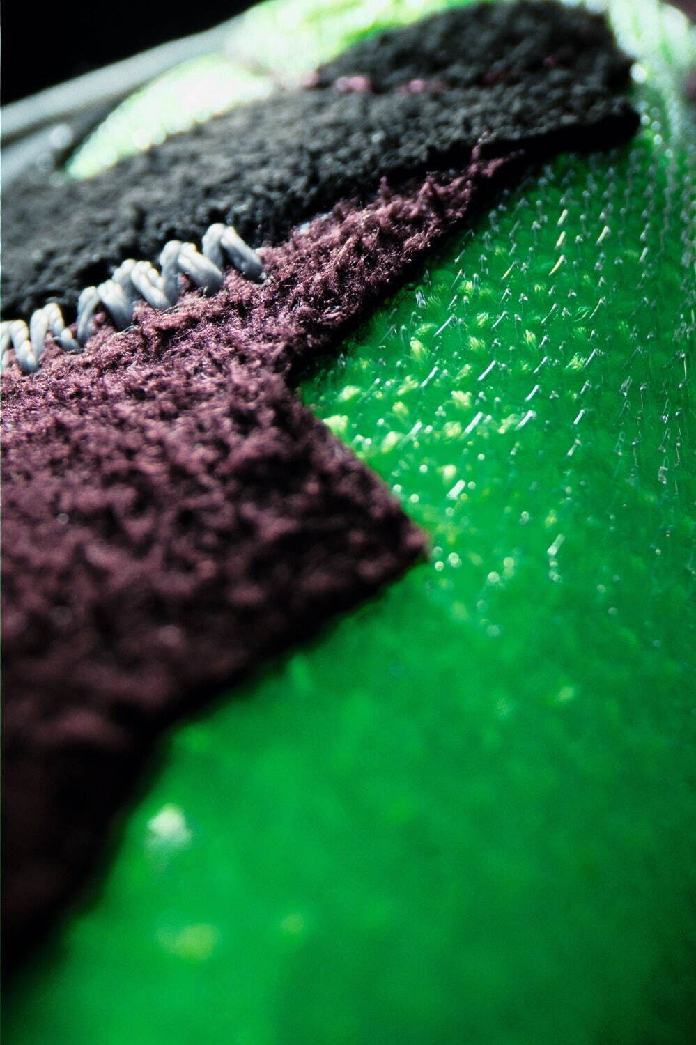 ストーンアイランド×東京デザインスタジオ ニューバランスのスニーカー、ネオンカラー×3Dロゴアッパー｜写真4