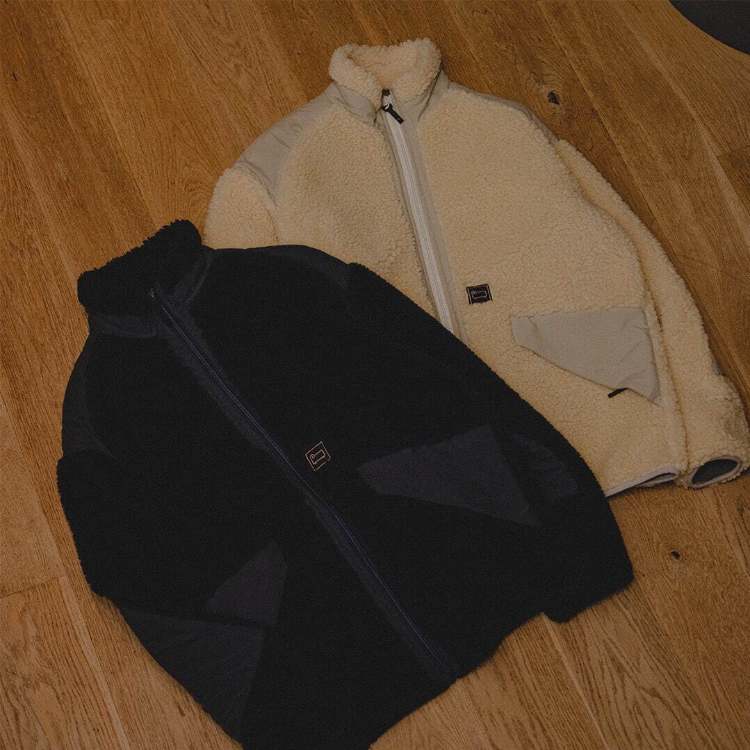ウールリッチ × ビームス ライツのフリースジャケット、新色アイボリー＆ネイビーをオーバーサイズで｜写真4
