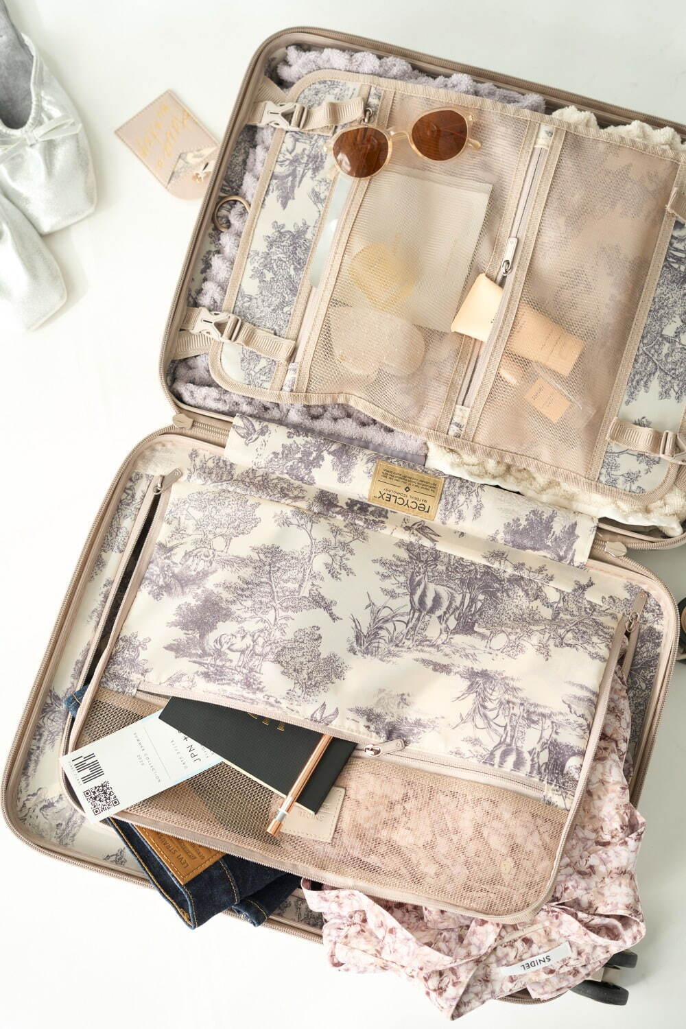スナイデル×サムソナイトのスーツケース、“トワルドジュイ柄”の内装＆ピンクベージュカラーで｜写真5