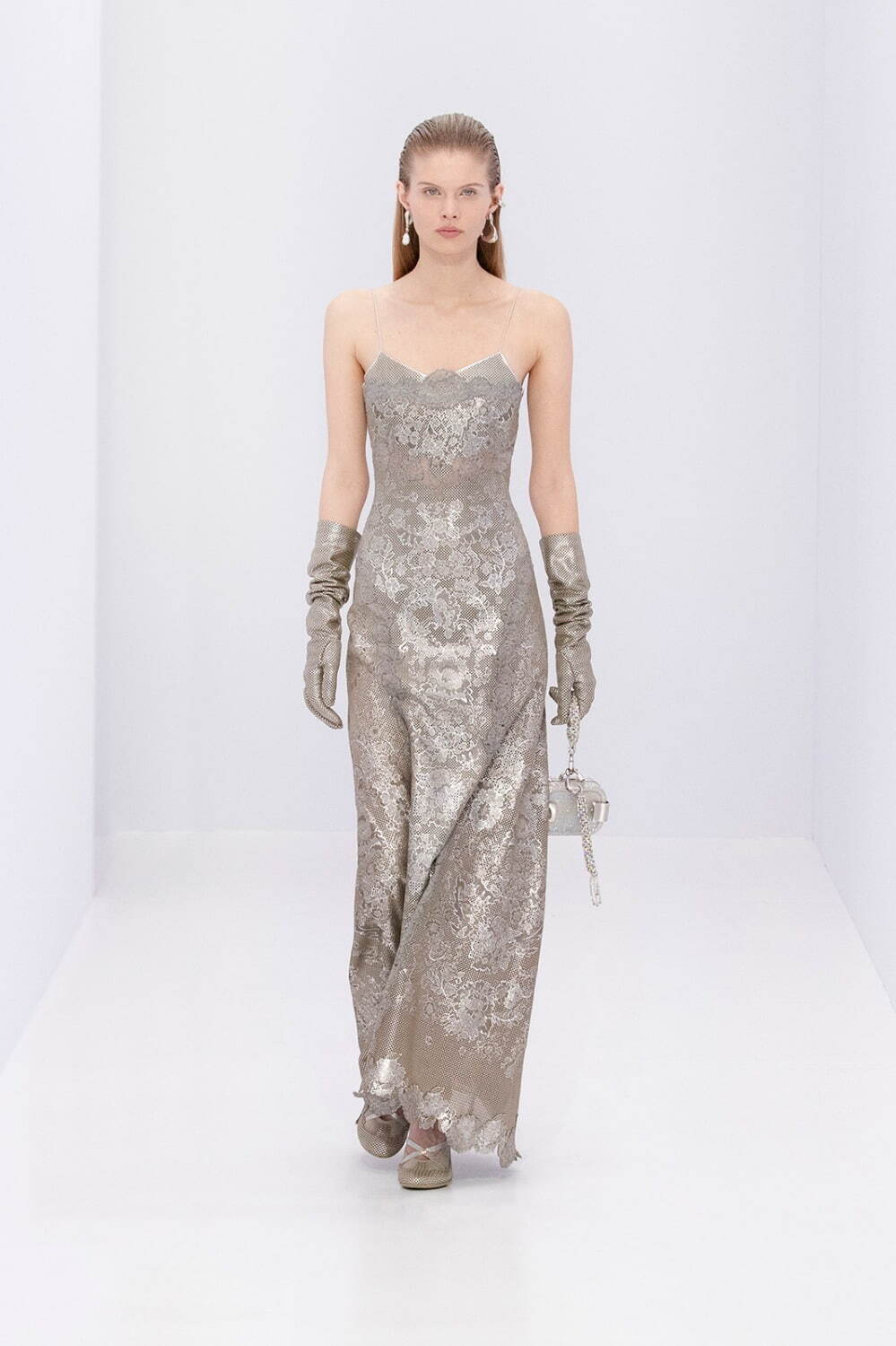 フェンディ オートクチュール(FENDI Haute Couture) 2023年春夏ウィメンズコレクション  - 写真29