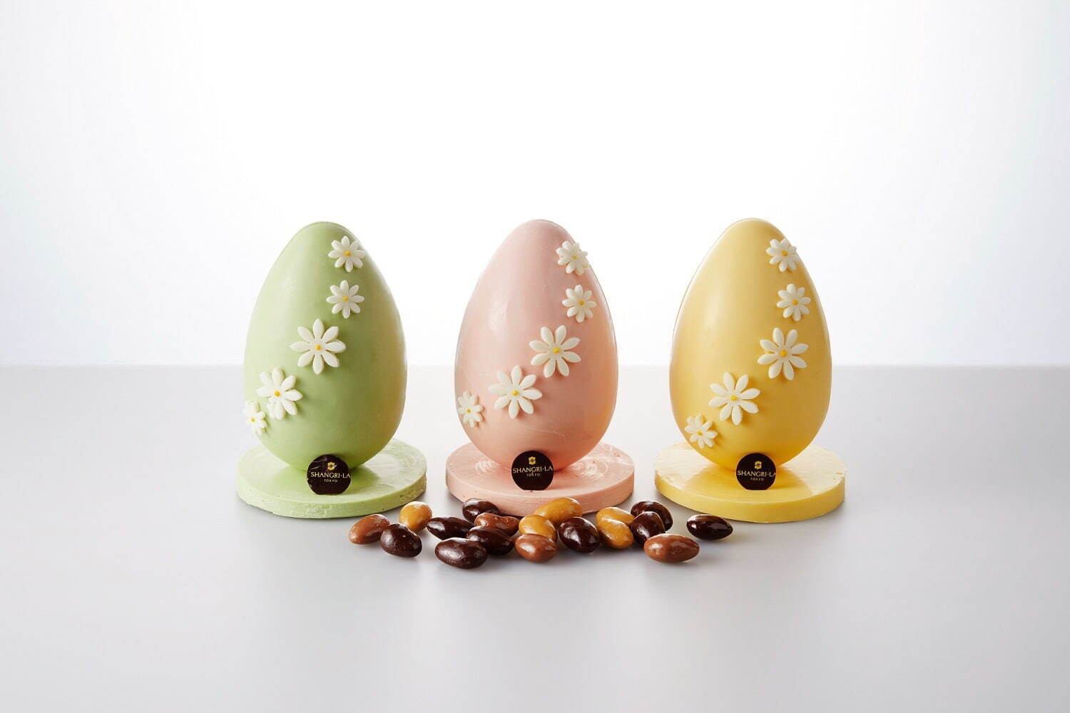 ＜シャングリ・ラ 東京＞パステルカラーの“卵＆うさぎ”型イースター限定チョコレート