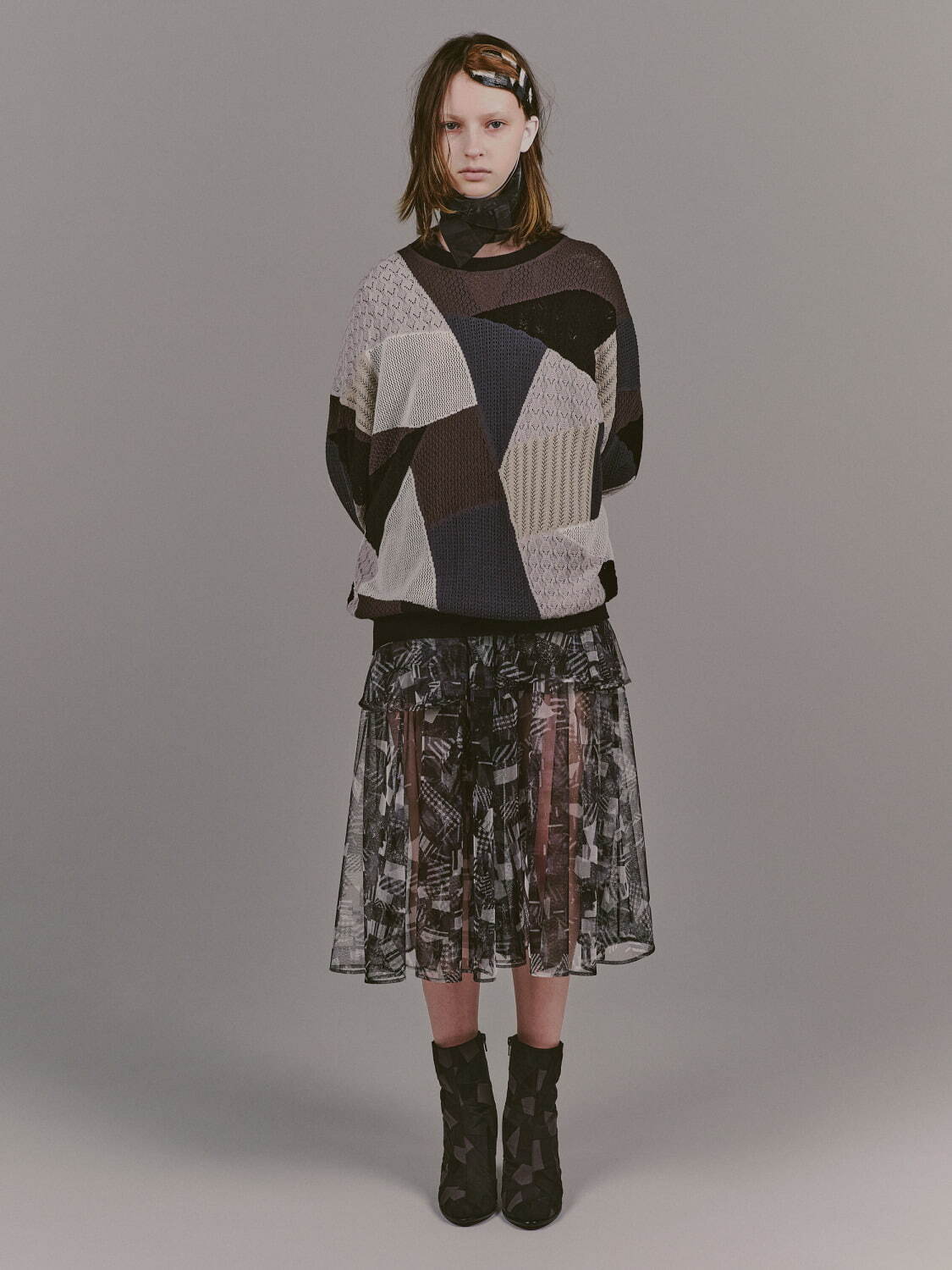 MULTIPLE PATCHWORK PULLOVER KNIT 50,600円
PATCHWORK PRINT TULLE DRESS 74,800円
PATCHWORK BOOTS 104,500円