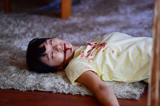 家に帰ると妻が必ず死んだふりをしています。 - 写真4