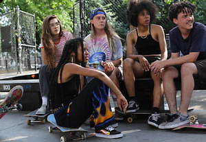 映画 スケート キッチン Nyのガールズスケーターの いま を描く青春物語 ファッションプレス