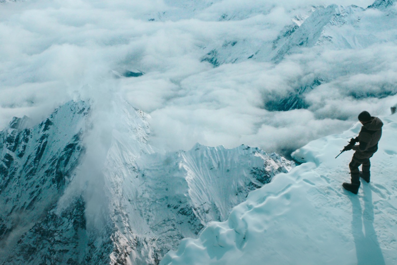 映画『オーバー・エベレスト 陰謀の氷壁』役所広司が極限の世界に挑むエンターテイメント - ファッションプレス