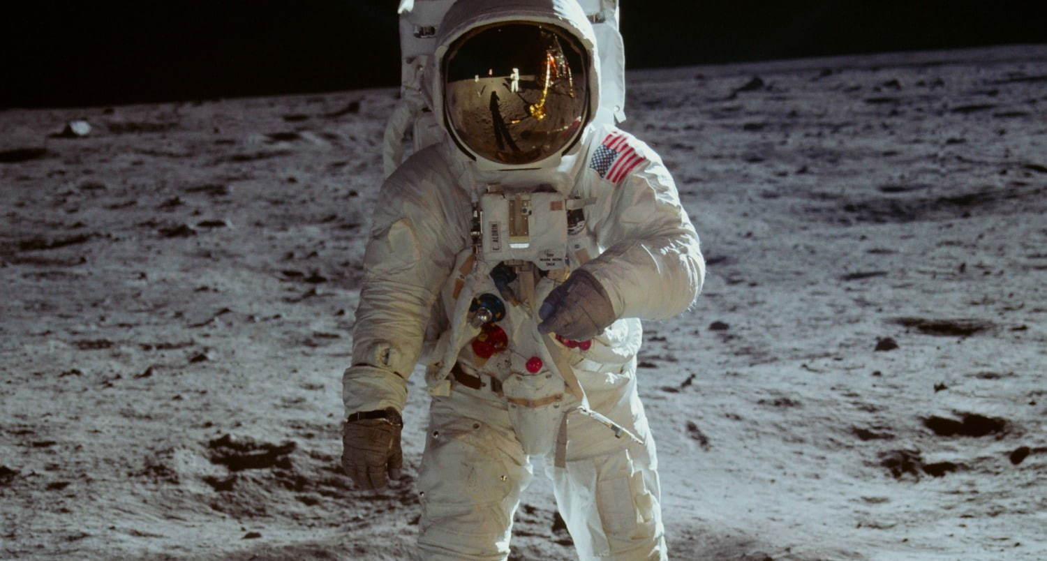 映画 アポロ 11 完全版 ロケット発射から生還までの秘蔵映像が最高画質で蘇るドキュメンタリー ファッションプレス