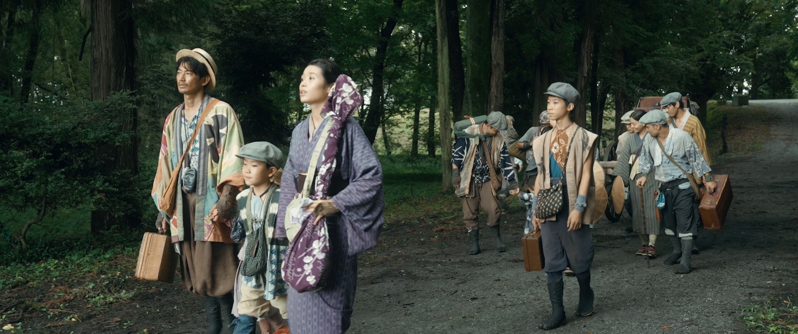 映画『福田村事件』井浦新＆田中麗奈主演、関東大震災後に起きた“実際の事件”に基づくフィクション - ファッションプレス