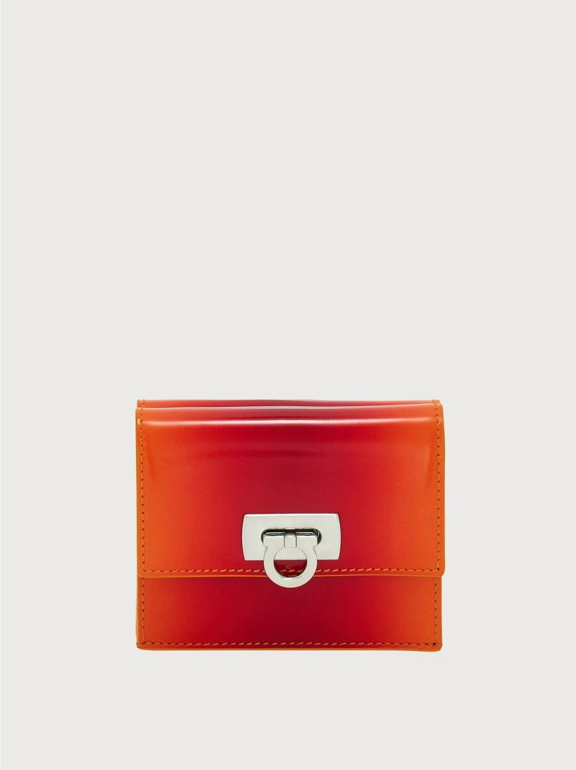 フェラガモの23年新作革小物、“夕日”のようなグラデーションカラーの財布＆リング付きカードケースも｜写真5