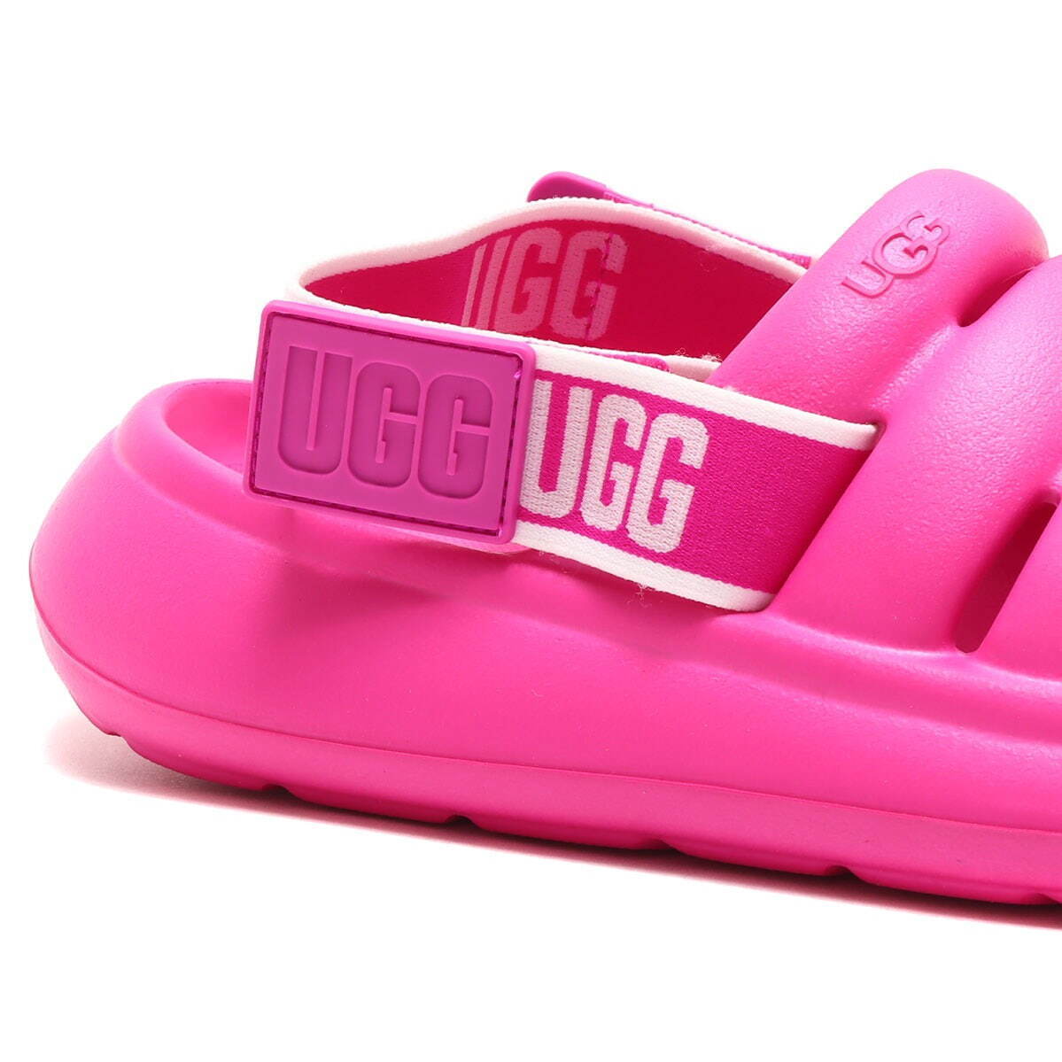 UGG×アトモス“ぷっくり”フォルムの新作サンダル、約7.6cmのウェッジヒール＆快適な履き心地｜写真55