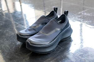 高評価通販SALOMON COMME des GARÇONS コラボ スニーカー 靴