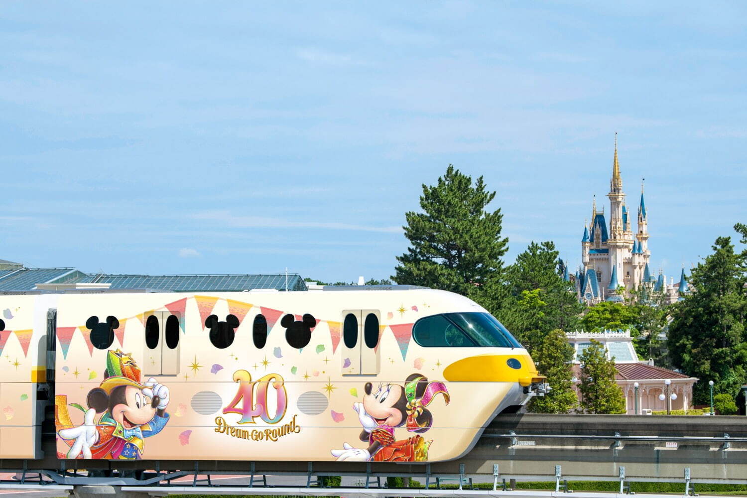 東京ディズニーリゾートに40周年記念ラッピングモノレールが運行、限定