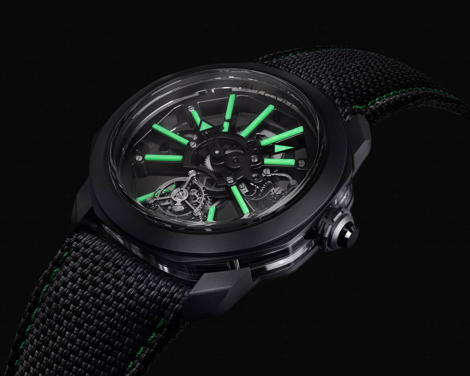 ブルガリの腕時計「オクトローマ」23年新作スケルトンウォッチ、“光の ...