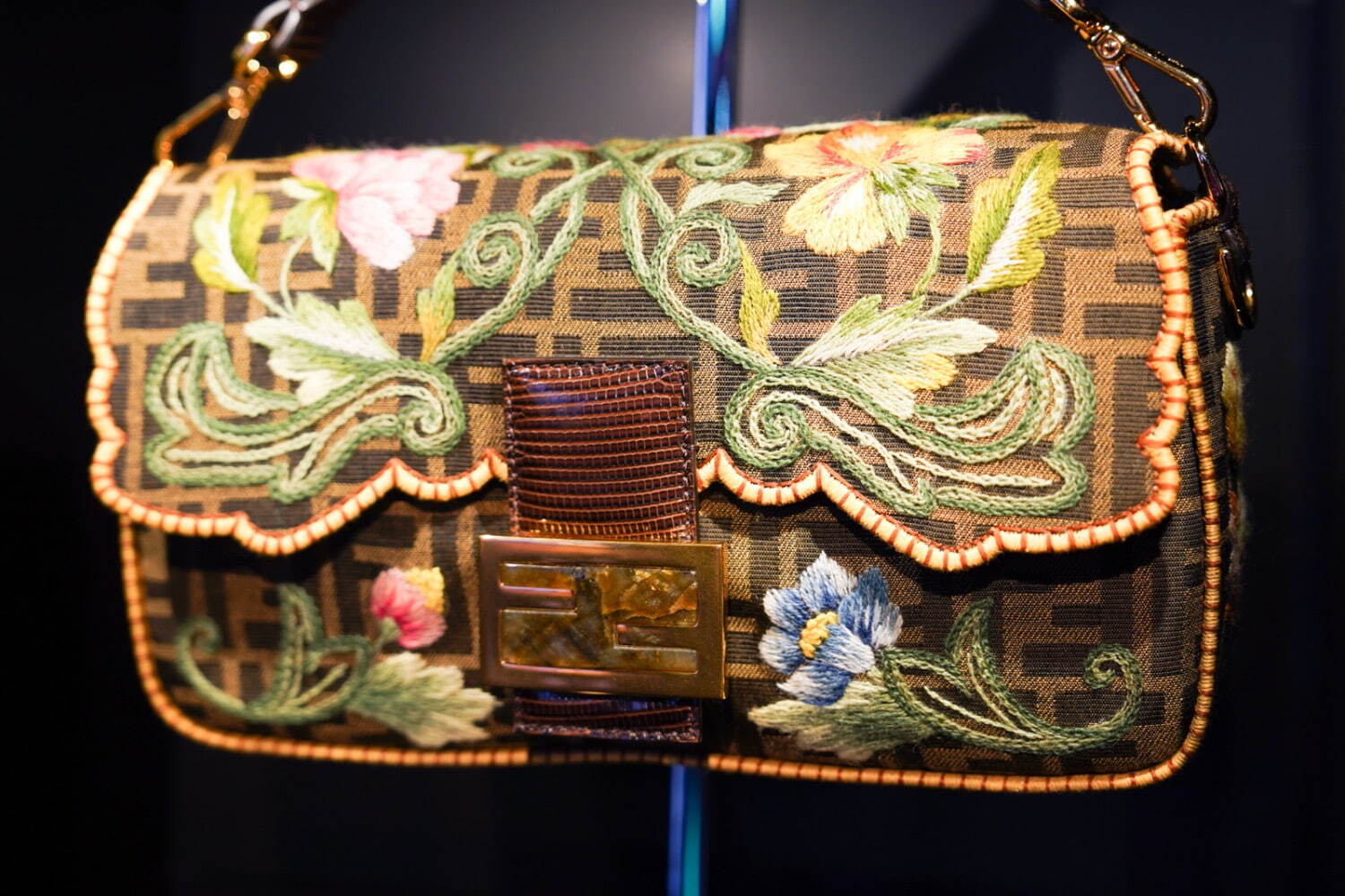 フェンディ(FENDI) ハンド・イン・ハンド バゲット｜写真21