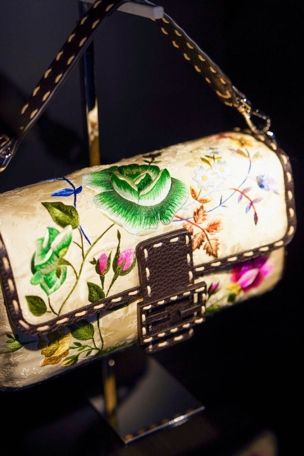 フェンディ(FENDI) ハンド・イン・ハンド バゲット｜写真25