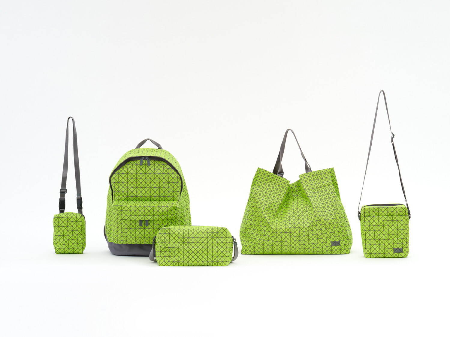 BAO BAO ISSEY MIYAKE"鳥の巣"着想バッグ＆レザー調ミニマルショルダーに新色｜写真6