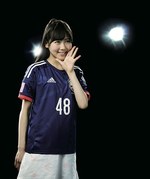 写真2/4｜サッカー日本代表×AKB48コラボユニフォームの新CMに大島優子 