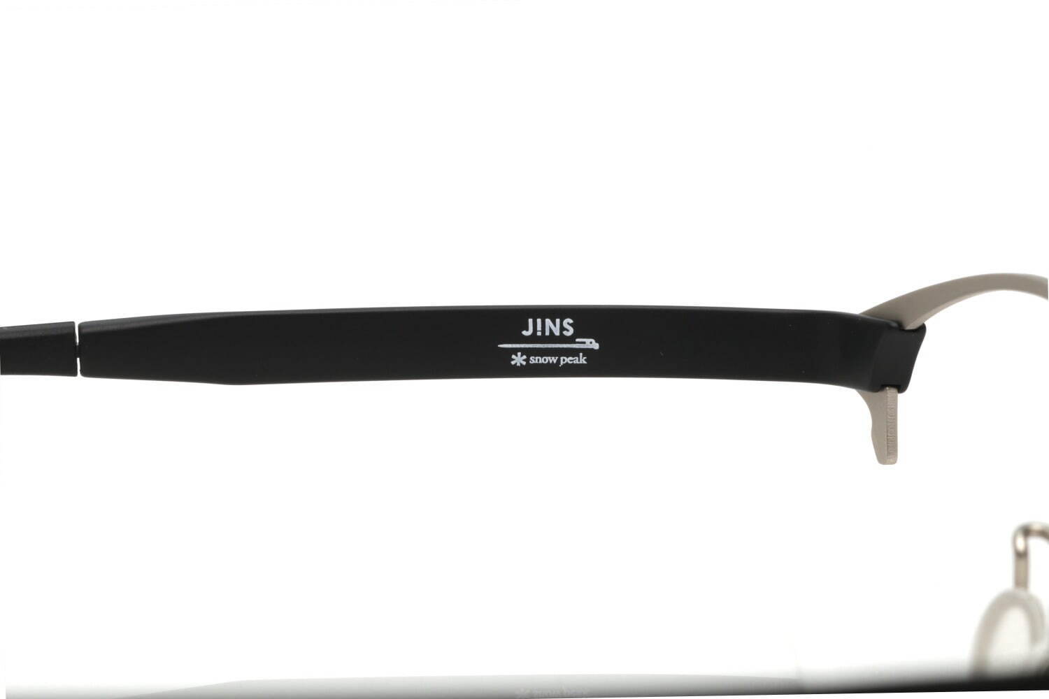 JINS×スノーピークの新作サングラス、チタンマグ着想のコンビモデルや第1弾の人気シリーズ｜写真23