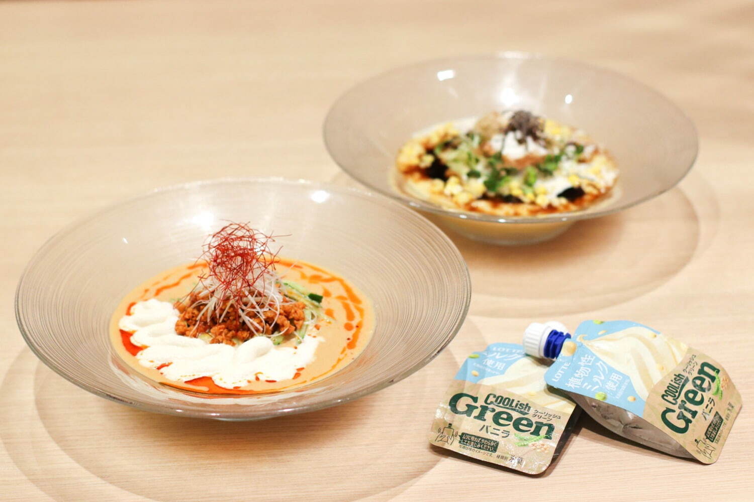 (手前から)冷やし坦々Soyそうめん〜withクーリッシュGreen〜 1,400円、和風とうもろこしSoyそうめん〜withクーリッシュGreen〜 1,400円