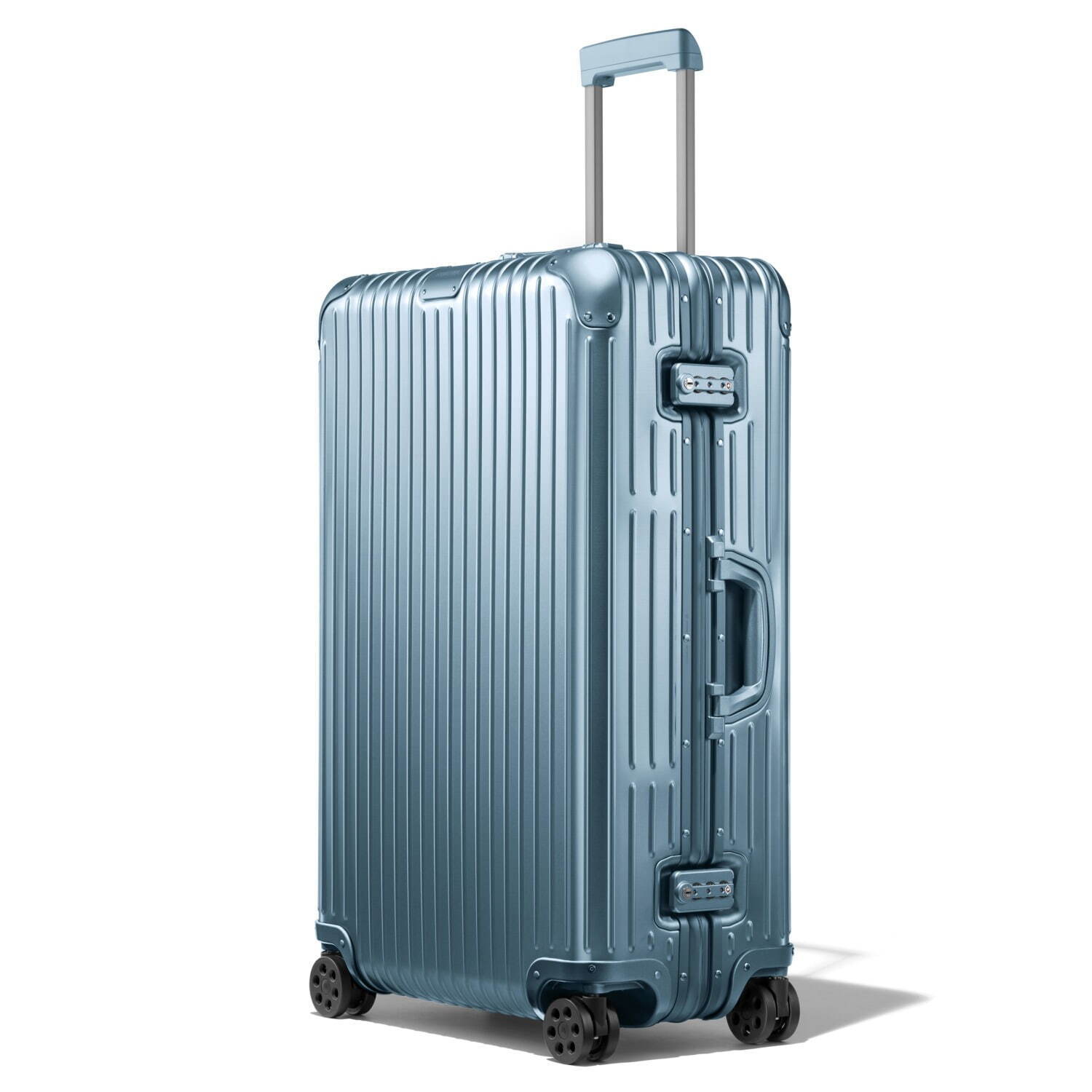 リモワ“北極海”着想ブルーの新色スーツケース「アークティック」軽量 ...