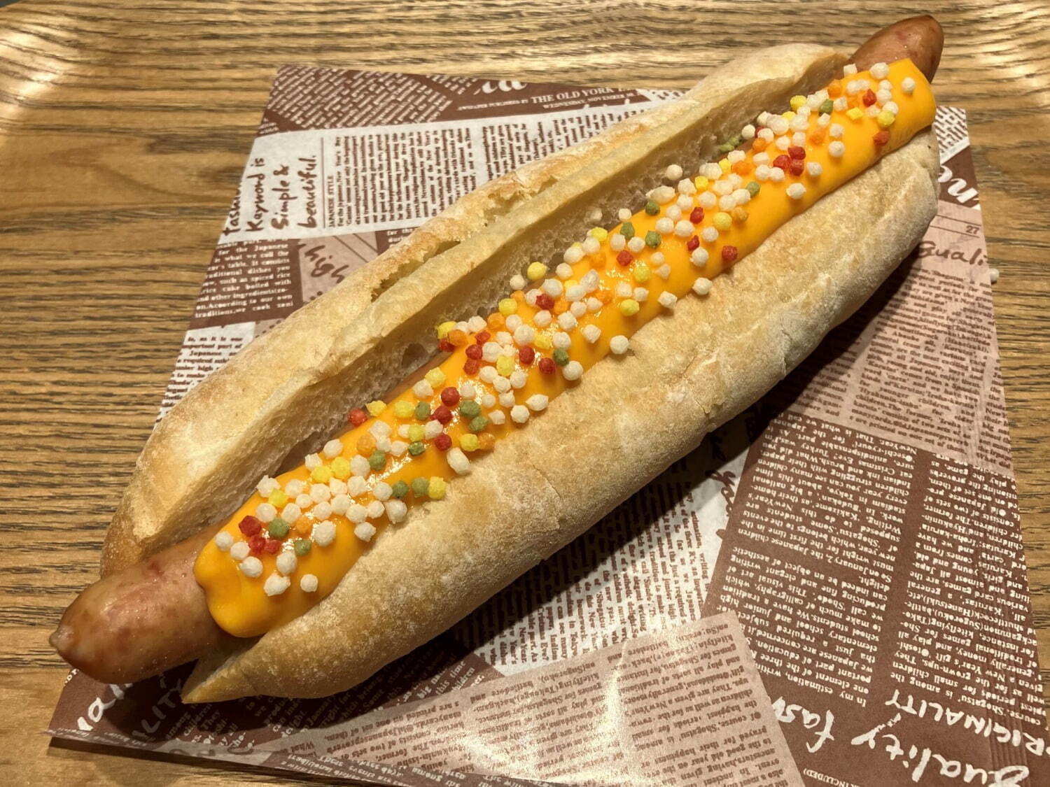 夜のすみだ水族館で“ネオンサインのクラゲ×花火”が彩る万華鏡トンネル、光るクラゲドリンクも｜写真6