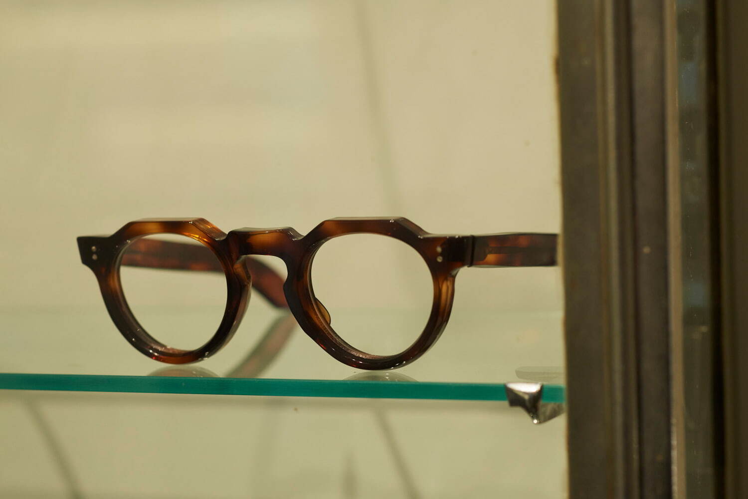 アイウェアストア「アフタ」中目黒にオープン、40～50年代フレンチヴィンテージ眼鏡や腕時計も｜写真13