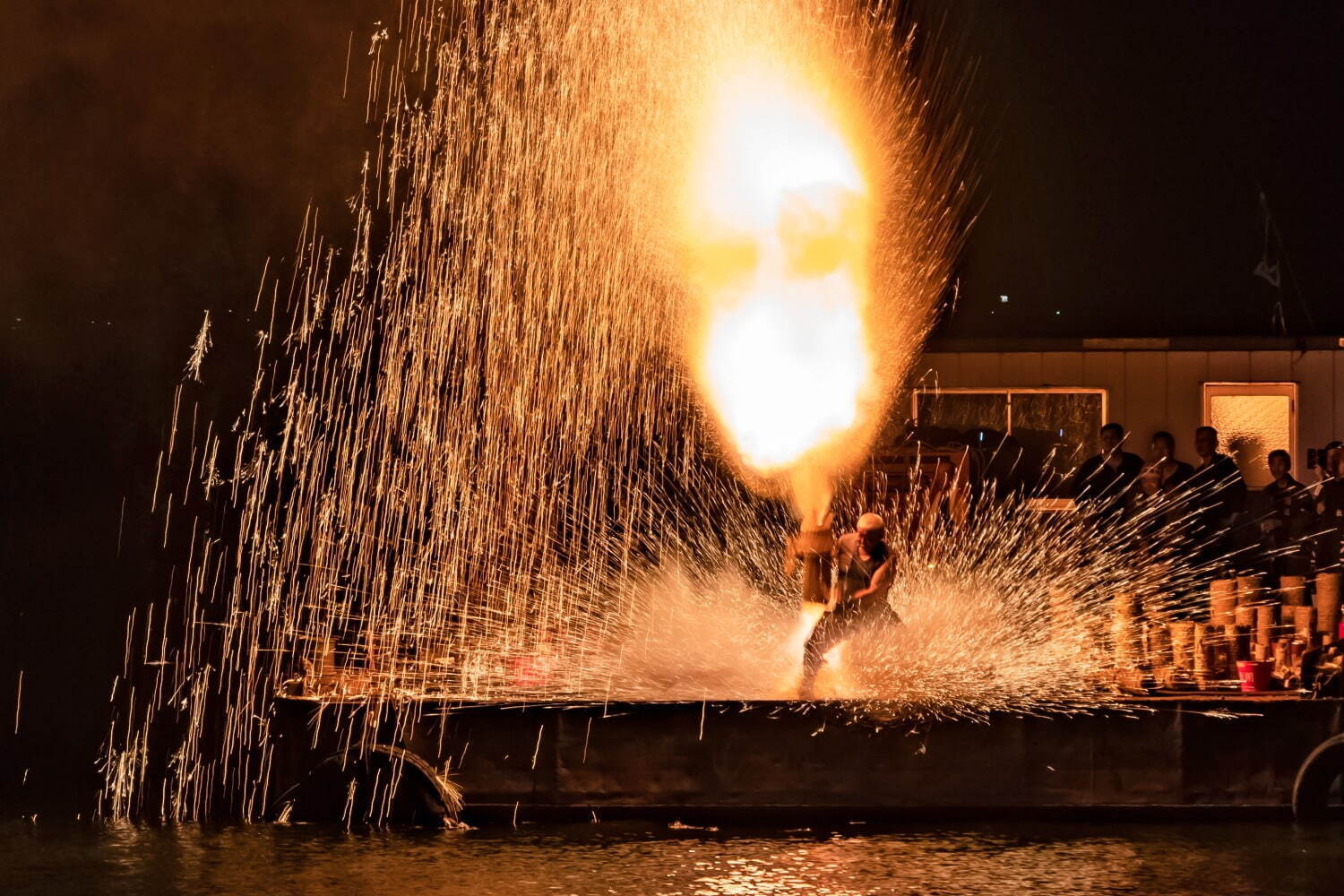 写真3/9｜「2023びわ湖大花火大会」約10,000発で彩る滋賀・琵琶湖の夏