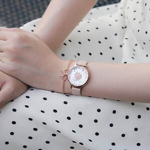 オリビア・バートンの腕時計「3Dデイジー」文字盤に“1輪の花