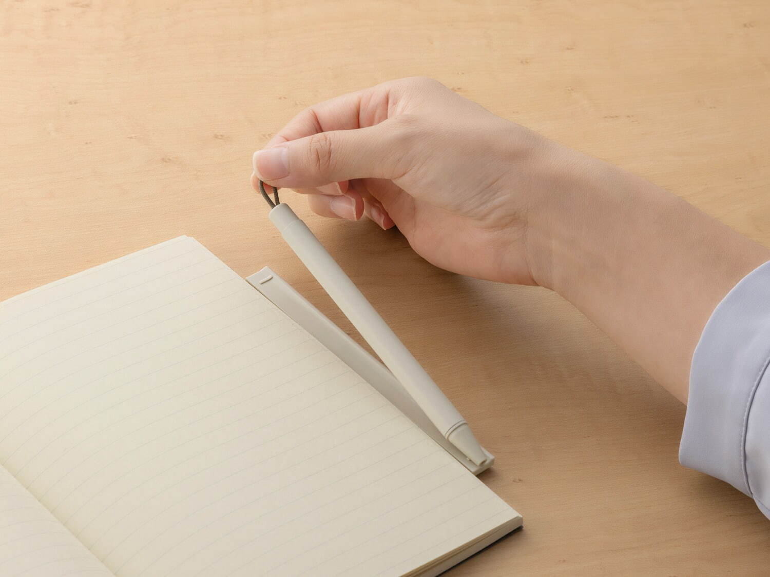 “ノート専用”ボールペン「ピタン」がゼブラから、磁石でノートと一体化するスマートなボールペン｜写真2
