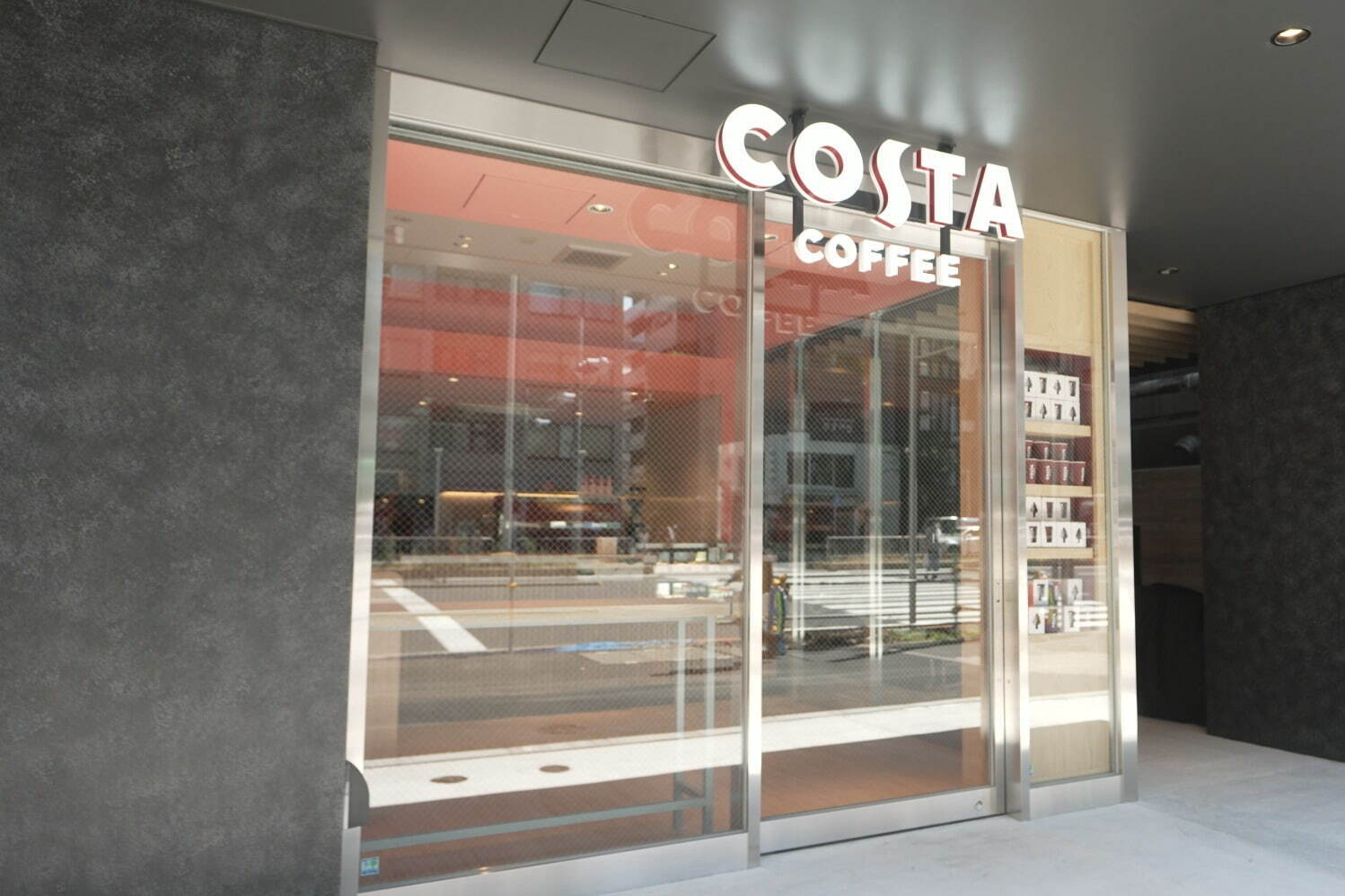 「コスタコーヒー」日本1号店が渋谷にオープン、濃厚エスプレッソ使用＆“小豆入り”抹茶フラッペも｜写真8